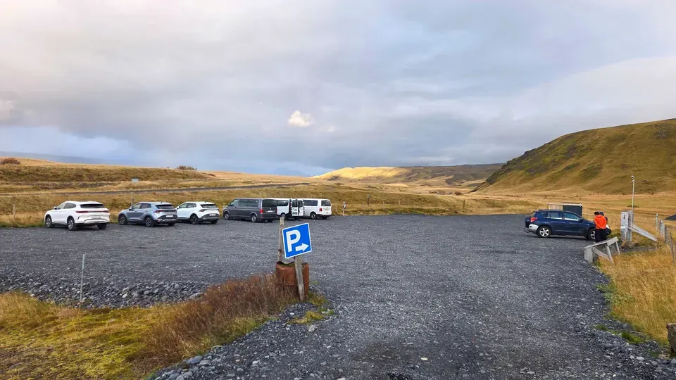 The visitor parking area at Eyvindarholt, where free Wi-Fi is available